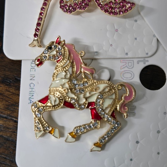 Pink Crystal 4pc–Owl, Butterfly, Dragonfly, Horse|Enchanted Brooch Collection - Picture 3 of 6